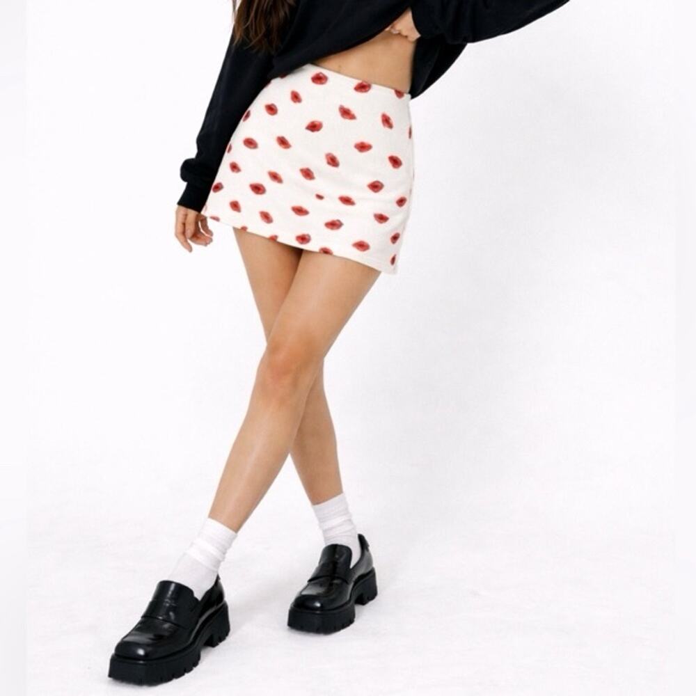 Zara Lip Print Mini Skirt Size Medium